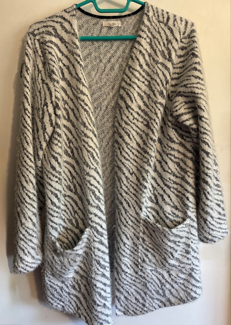 Maurices Zebra Print Fuzzy Eyelash Open Front Cardigan Large, Pockets Cream Gray